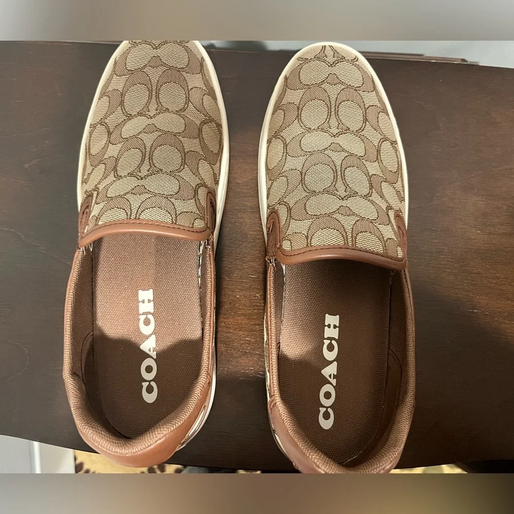 🤎 Coach Ladies Slip On Sneakers 🤎 - Picture 3 of 4